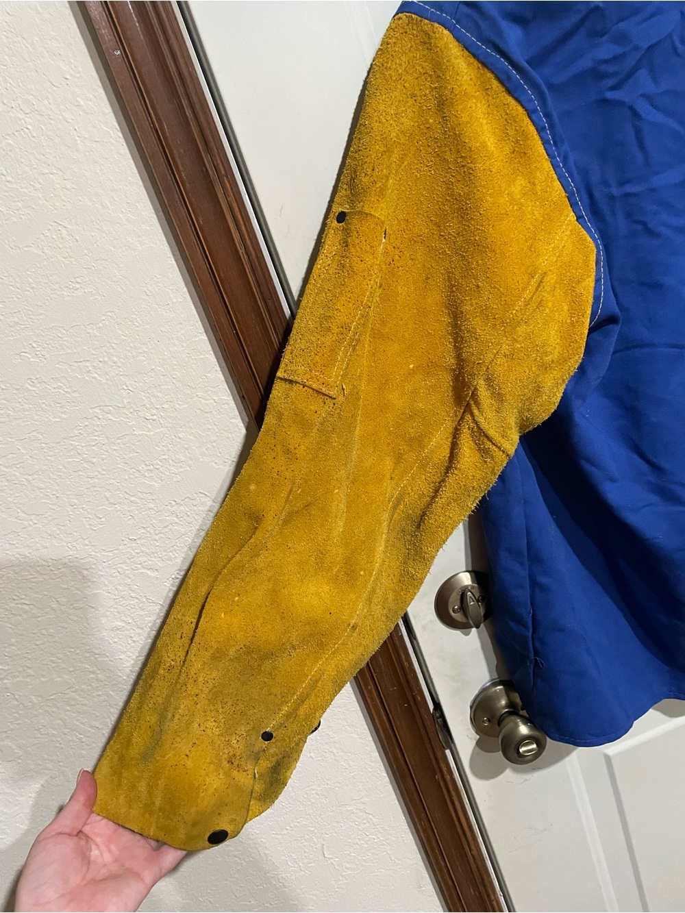 Men's Welding Jacket in Blue with Yellow Leather Sleeve Panels - Picture 9 of 13